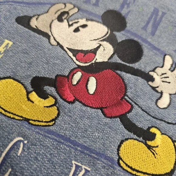 Disney Store Vintage 90s Mickey Mouse Crewneck Pullover Sweatshirt‎ Embroidered